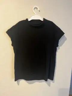 無印良品 黒Tシャツ