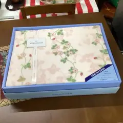 日本製　ウエッジウッド　花柄綿毛布　ブランケット　140×200
