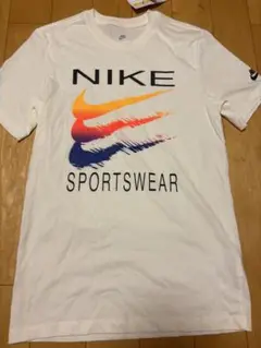 NIKE ナイキ　Tシャツ　　Sサイズ　新品