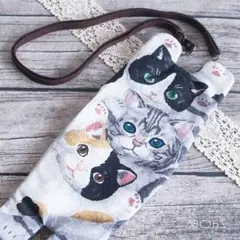 三匹の猫のスマホショルダーバッグ