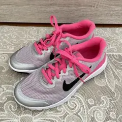 ☆新品・未使用☆NIKE スニーカー エクスペリエンスラン4
