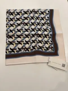 新品未使用　TORY BURCH シルク スカーフ　トリーバーチ　ハンカチ 新品未使用 TORY BURCH シルク スカーフ トリーバーチ ハンカチ
