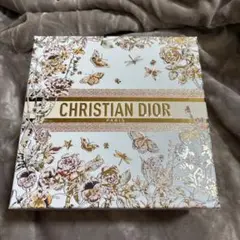 CHRISTIAN DIOR 母の日限定　ギフトボックス