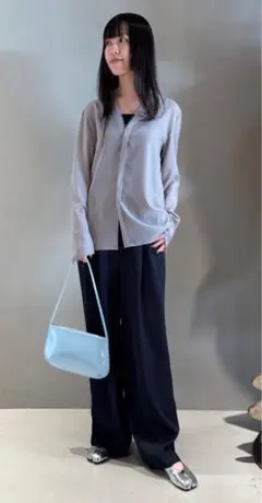 edition ウールビエラ Vネックシャツ