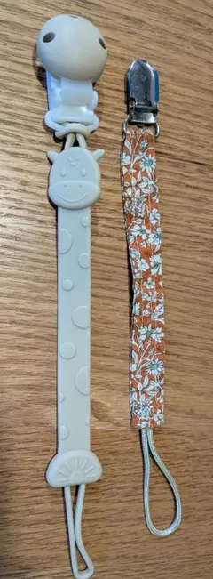 ストラップ2個セット（ 花柄＆ベージュ　シリコン）