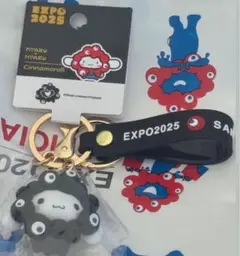 大阪・関西万博　サンリオ　立体マスコットストラップキーホルダー　黒シナモンロール
