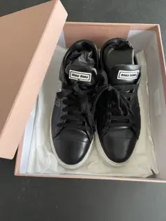 miumiu スニーカー