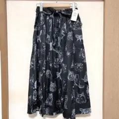 【新品タグ付き】アクシーズファム　リアルキャットプリントスカート 黒