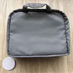 新品タグ付(^^)大容量スリムポーチ　グレー　スリーコインズ