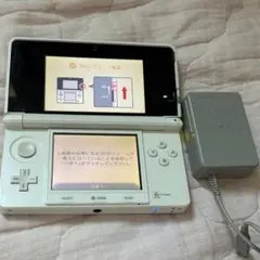 ニンテンドー3DS ホワイト 本体 充電器付き