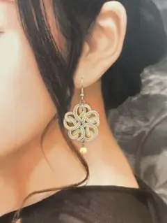 Item thumbnail for item 4ed95682-e4c9-473e-af7e-c58fe17646e0