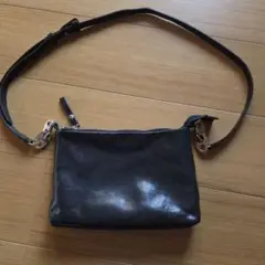 コーネリアンタウラス　ショルダーバッグ
