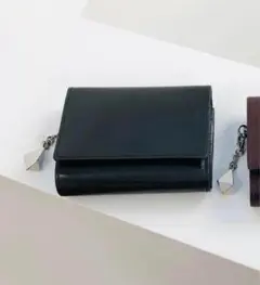 【美品】Epoi エポイ キカ ミニウォレット 黒コンパクト財布 チャーム付き