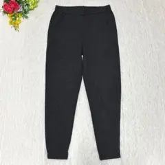 ユニクロ【S】ウエストゴム 楽ちん 細見えテーパード きれいめ無地ジョガーパンツ