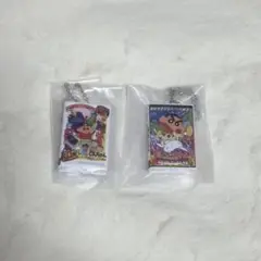クレヨンしんちゃん　ビデオテープミニチュアチャームコレクション　２点