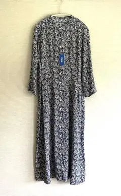 新品未使用【CHECK&STRIPES】スペイン製生地・七分袖小花柄ワンピース