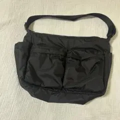ナイロン ブラック ショルダーバッグ ポケットあり