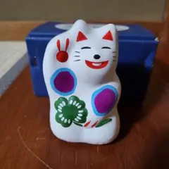 カラフルな猫の陶器置物 輪葉葉