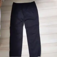 黒のストレートチノパン