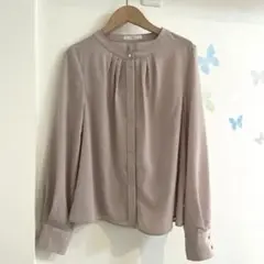 15 【M】index ゴールドボタン　ノーカラー　シフォンブラウス