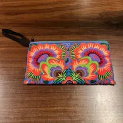 カラフル刺繍フラットポーチ