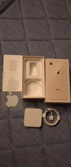 iPhone 8 充電器・USBケーブル・ステッカー付き（本体無し）