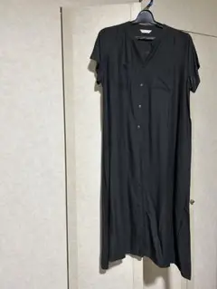 黒いシャツワンピース 半袖 ロング丈