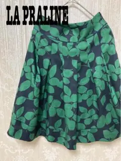 【LA PRALINE】新品タグ付　膝丈スカート　葉っぱ　Aライン　ひらひら