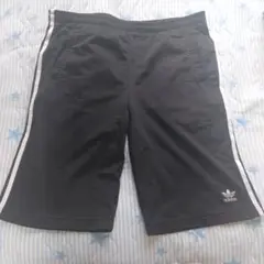adidas ブラック ハーフパンツ Mサイズ