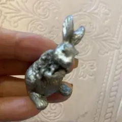 古いうさぎオブジェ