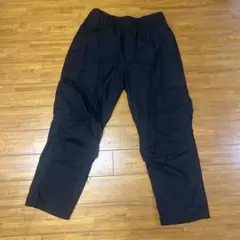 黒 カーゴパンツ 小さな汚れあり