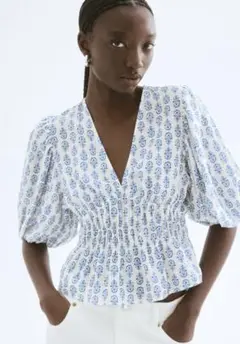 Vネックブラウス　H&M ブルーパターン