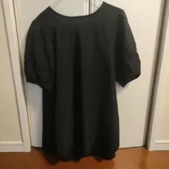 黒 パフスリーブシャツ