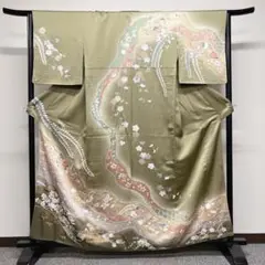 ウグイス色に花や雲が描かれた訪問着 着物