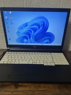 Fujitsu 15.6インチノートPC Intel Core i3
