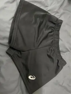 ASICS ブラックショートパンツ