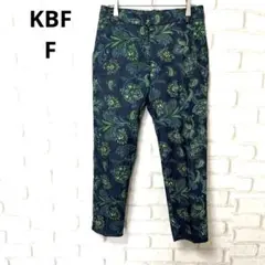 KBF パンツ　カジュアルパンツ　ストレッチパンツ　ペイズリー柄　フリーサイズ