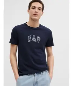 GapアーチロゴTシャツ(ユニセックス)