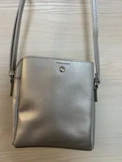 新品 ショルダーバック 大人 コンパクト シルバー お洒落 肩掛け