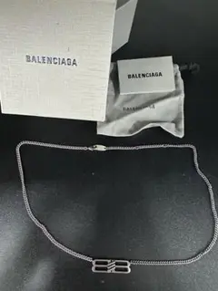 バレンシアガ　b b ネックレス　新品同様　超人気商品