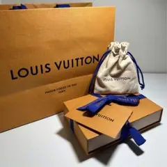 Louis Vuitton スタッズ ピアス エセンシャルV