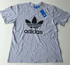 adidas グレー Tシャツ ロゴ入り アディダス