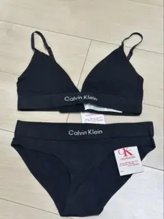 Calvin Klein ブラック ブラジャーショーツセット