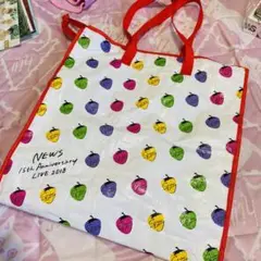 NEWS - NEWS strawberry ボディーバッグ NEWS 15周年LIVE strawberry バッグ - メルカリ