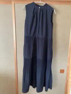 UNITED ARROWS ノースリーブワンピース　紺色