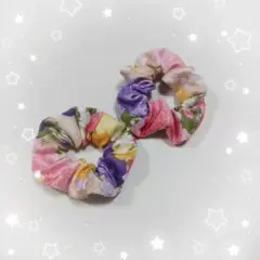 シュシュ　やや小さめ　２個セット　花柄