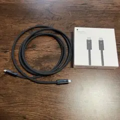 Thunderbolt 4（USB‑C）Proケーブル（1.8 m）