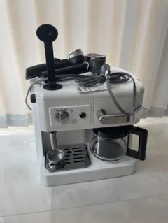 デロンギ　コンビコーヒーメーカー　BCO410Jホワイト