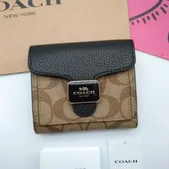新作 新品 COACH 折り財布