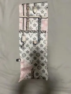 ルイ・ヴィトン スカーフ ピンクノベルティ
